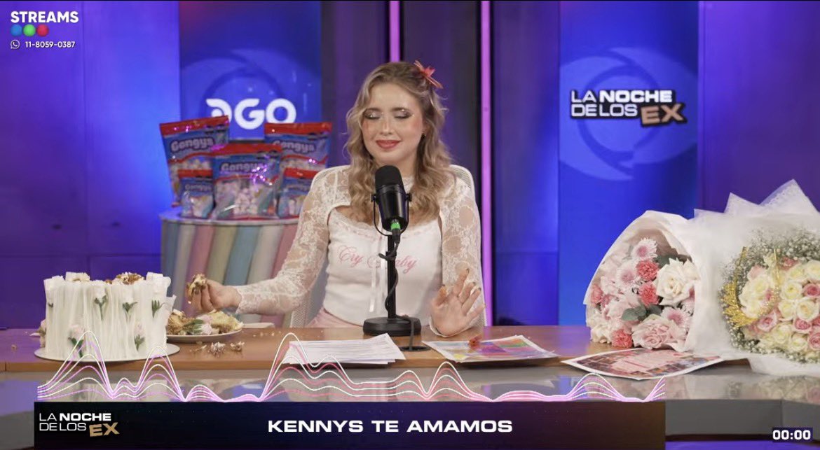 Volvió Coty al directo de GH y me acordé que hace unas semanas estaba en la cárcel de los gemelos y le metió un bifazo a una española en pedo y se fue. Que grosa.