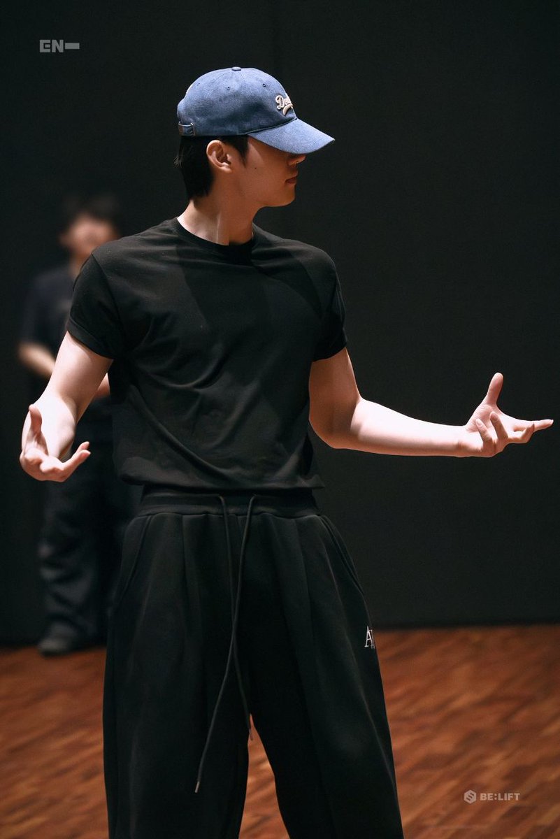 Sunjhoon's tweet photo. Caught this in between practice… https://t.co/F7kSZZz0Am