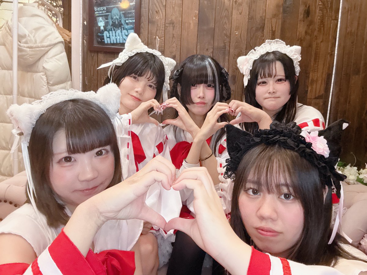 🌸日本橋コンカフェmicoざくら🌸 ==本日の巫女猫神社== ⛩️5月2日(土