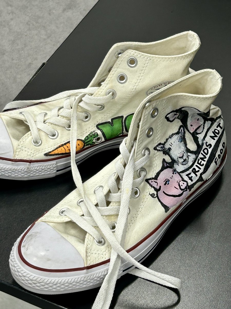HyggeMan's tweet image. Someone Ruined A Perfectly-Good Pair Of Chuck Taylors...
.
.
.
.
.
#PicOfTheDay #Ruined #PerfectlyGood #ChuckTaylor #ConverseHighTops #ThriftStore #NanaAndTheMule #ThingsWeSawToday #DeseretIndustries
