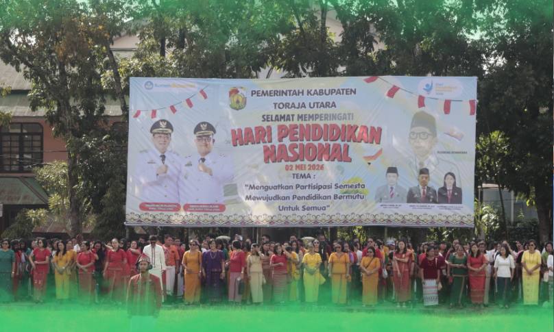 Kodim_Tator's tweet image. Dandim 1414/Tator Letkol Inf Armal S.H., M.I.P bersama forkopimda Kabupaten Toraja Utara menghadiri kegiatan upacara dalam rangka Hari Pendidikan Nasional, bertempat di Lapangan Bakti, Kec. Rantepao, Kab. Toraja Utara.
Sabtu, 02/05/2026

#tniad
#TNIindonesia
#tetapsemangat
