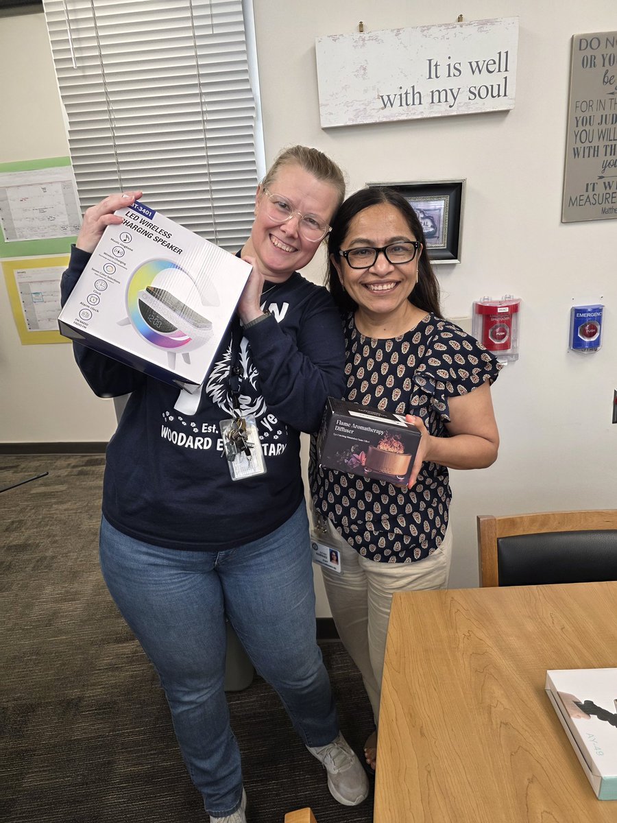 suebrenz's tweet photo. The #ALLINWolfpack @WoodardCFISD says THANK YOU to our clerical team for supporting us behind the scenes....WE LOVE YOU!! #PathtoAmazing #ChooseCFISD https://t.co/2xxVr9OvPw