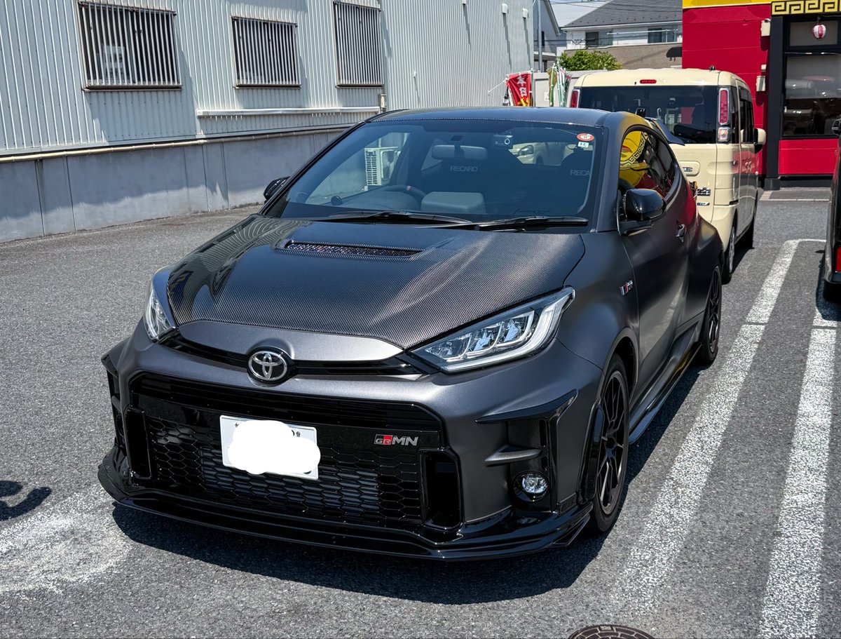 FqZ_i's tweet photo. 謎ヤリス
フロント前期でリ��後期のMN https://t.co/zGc5oR5b0P