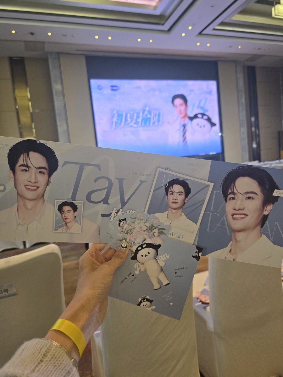 double332298's tweet photo. #Tayfansignwithpolcasan
#Tawan_V 
#POLCASAN 
Check ✔️ 💙🐳 https://t.co/Teu0KmBRJf