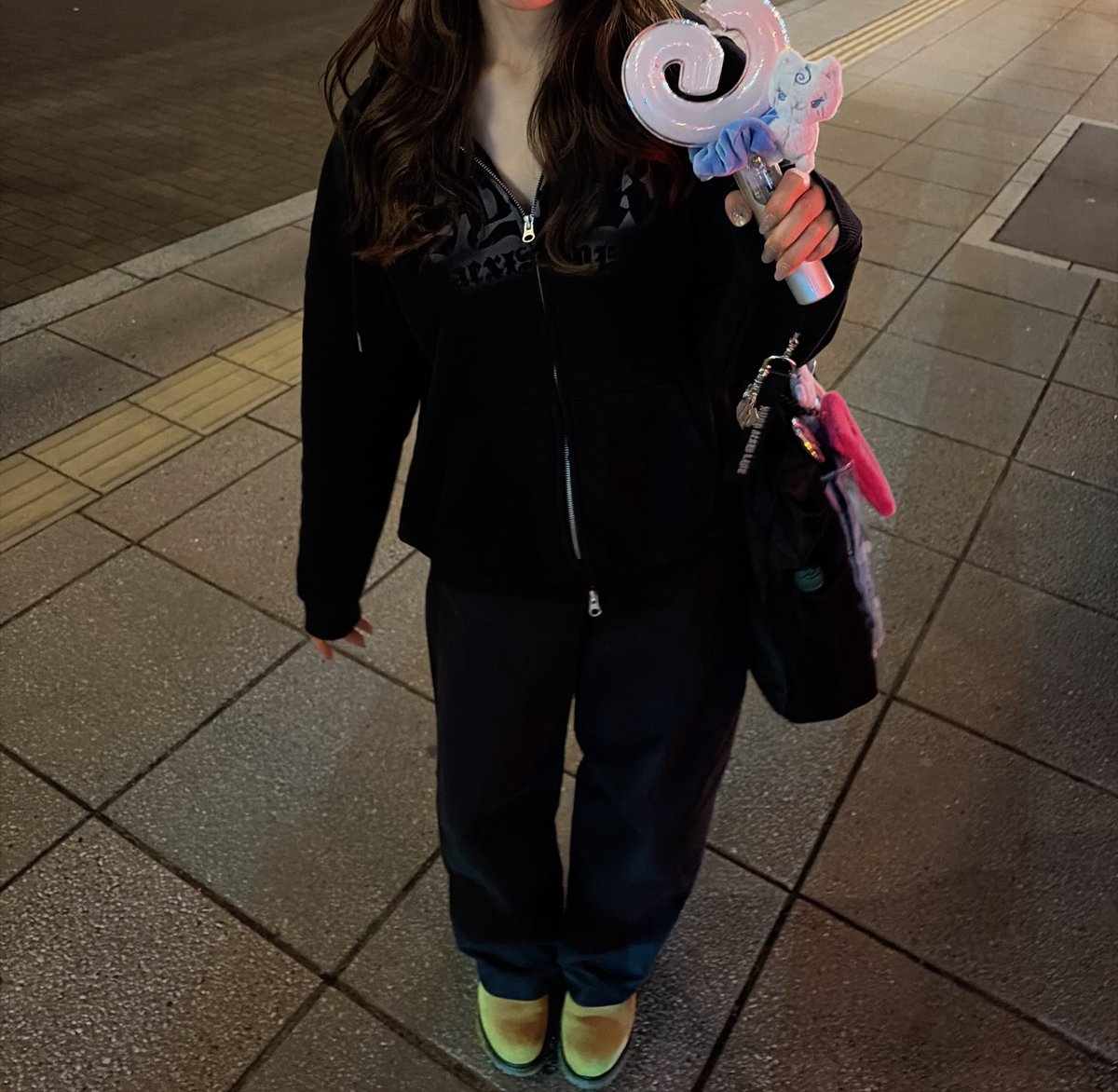 bubu_aespa's tweet photo. 2026 aespa LIVE TOUR - SYNK : aeXIS LINE - in JAPAN [SPECIAL EDITION DOME TOUR] osaka D-2

初めましての同行者さんと🧏🏻
写真少なすぎて可愛さゼロ笑
会ってくれるMY友増えてあざます！ https://t.co/v5RnZOyXQn
