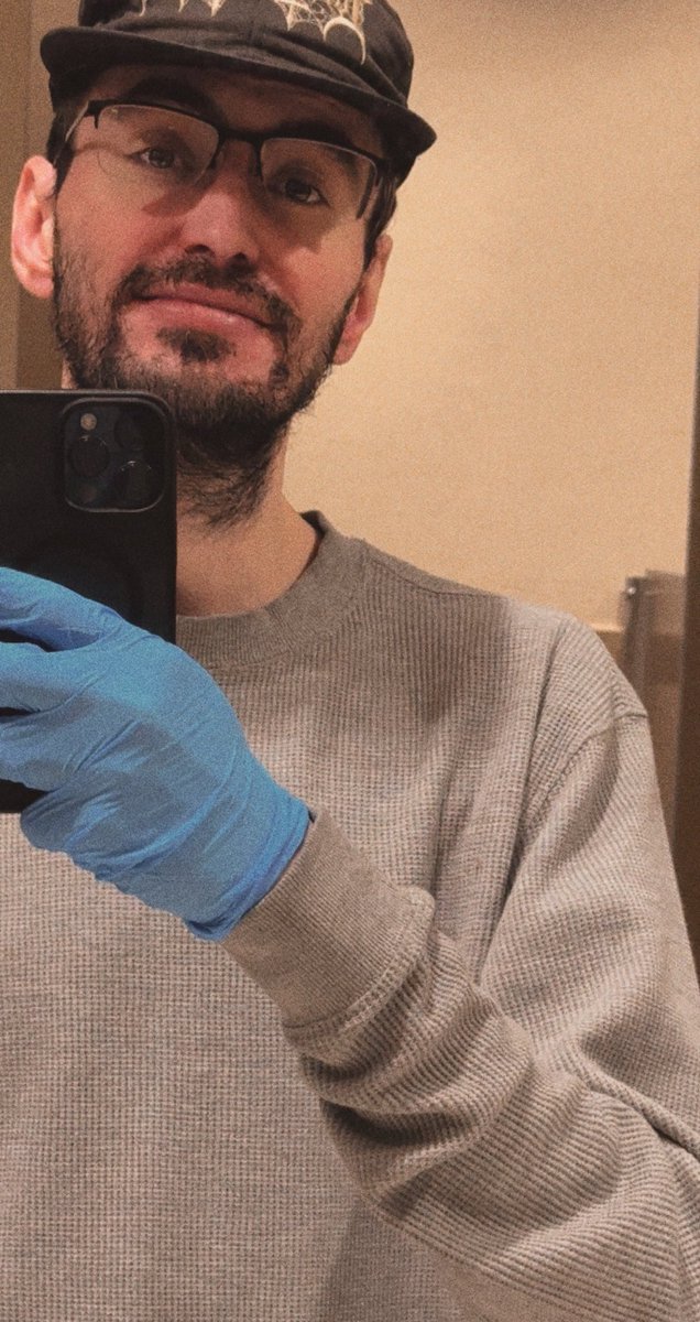 Sp00kyWill's tweet photo. That depression neck beard is coming in nicely straight mogging #neckbeardmaxxing https://t.co/D07SjBrV1s