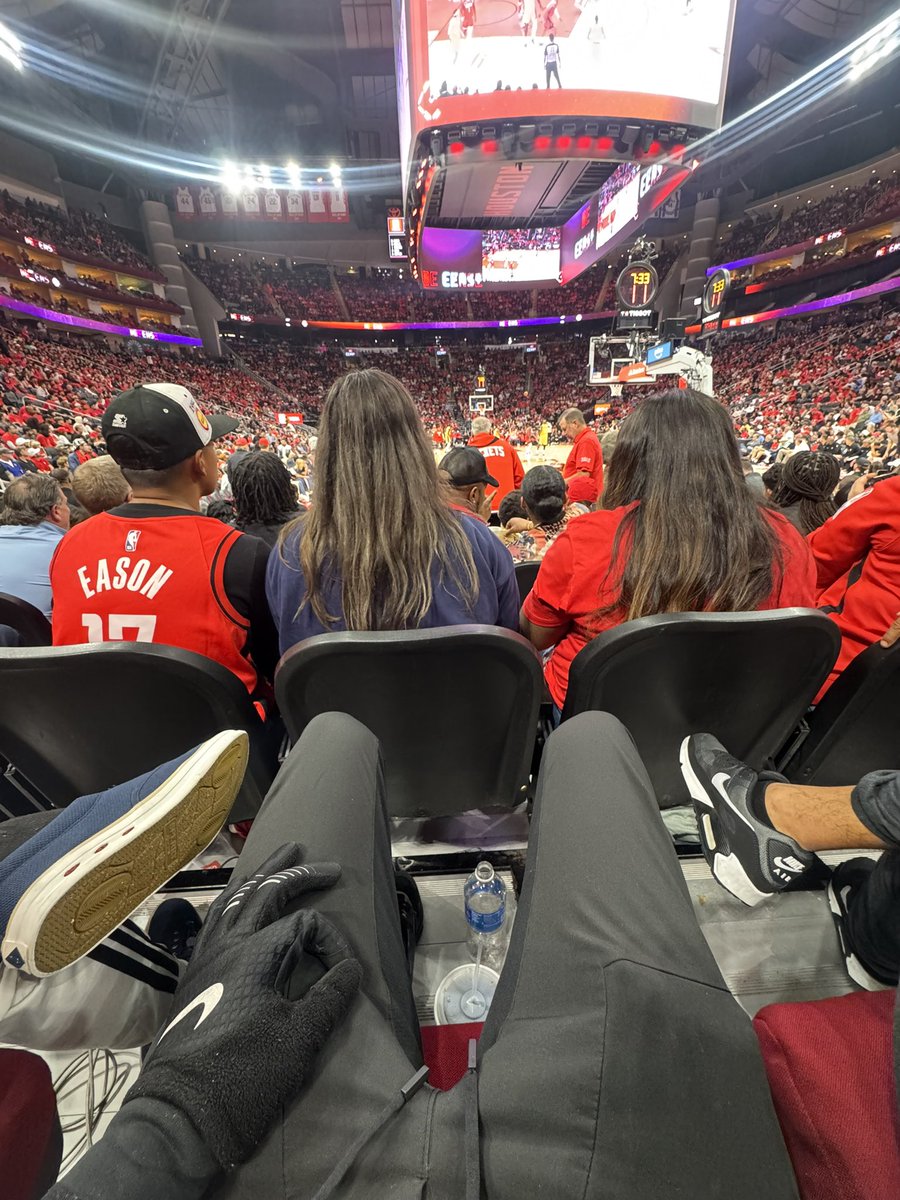 WhyHateMar's tweet photo. Rockets cancun on 3 😂😂😂 https://t.co/KR1zqQXDLX