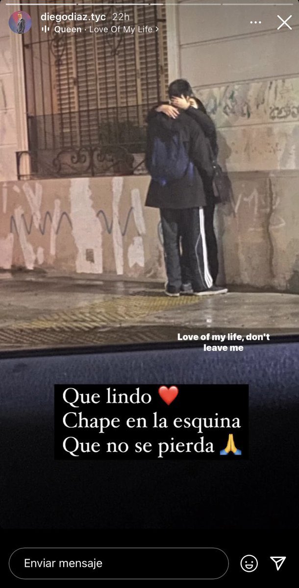 tengo a unos teenagers chapando al lado mío y solo puedo pensar en esta imagen