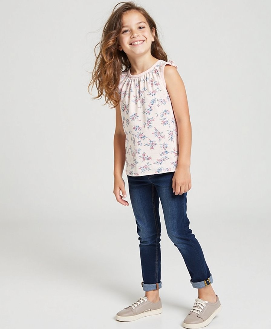 gulfkiddievibes's tweet image. 👕 Effortless style for everyday adventures

Kids need outfits that move with them—through playtime, learning, and everything in between. Choosing versatile, comfortable pieces with modern designs ensures they stay confident and at ease all day long.

#KidsFashion #EverydayStyle