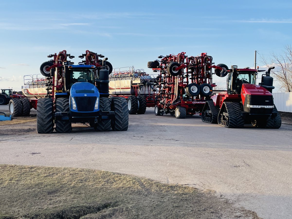 First year in sales and I sold my 2nd air drill …this time a 10-1050 hooked up to a Morris quantum 

It’s partner sold by <a href="/DennillMorley/">Morley</a> 1440 morris and 70 foot  quantum it is impressive #plant26 

<a href="/agriterraeq/">Agriterra Equipment</a>  <a href="/Morris_Seeding/">Morris Equipment</a>