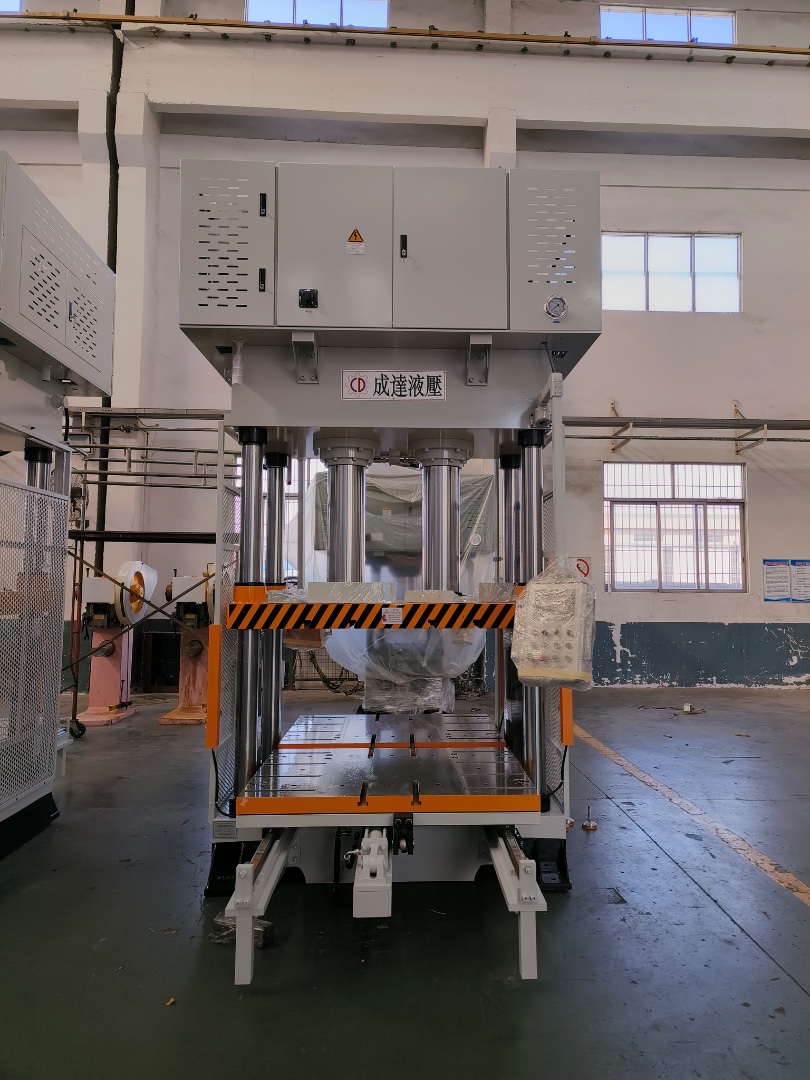 hydraulic_cd's tweet photo. 300-ton Four-Column Hydraulic Press, custom specifications available. Welcome to contact us.
#IndustrialPress #HydraulicEquipment #CustomHydraulicPress #PressMachine #fyp #foryou https://t.co/z5JxuryP8u