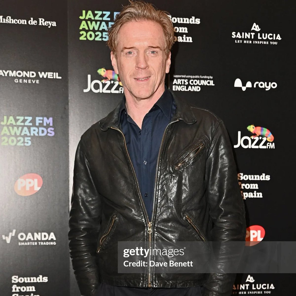 FanFunDamian's tweet image. We're revisiting the time when Damian Lewis stepped in as DJ for Jazz FM 🎧 A blues &amp;amp; swing set full of soul, stories, and serious taste. Still worth a listen: fanfunwithdamianlewis.com/?p=52808 #ThrowbackThursday #DamianLewis #JazzFM