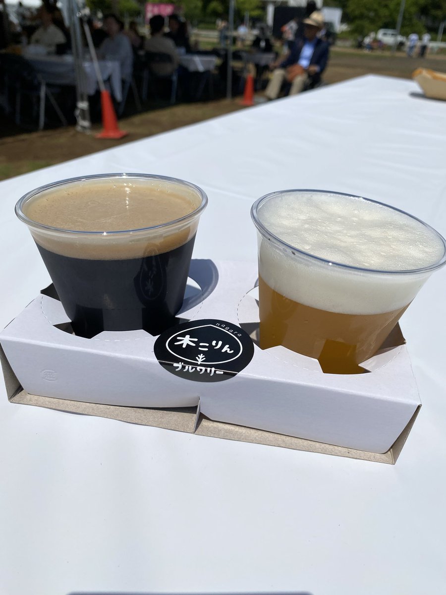 ravi0609's tweet photo. 幕張でやってるビールのイベントに来てみた。

明繋ホワイト、酒粕使ってるらしいけど、めっちゃ飲みやすい

いちじくスタウトが気になって買ってみたけど、いちじく感は私にはわからず、、、
美味しい黒ビール。

好み的には、
#めいけいホワイト https://t.co/hbRpXGWv50