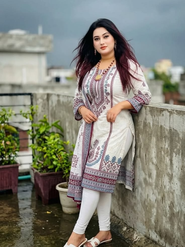 UrbanKingX89's tweet image. तेरे इश्क में हर बात प्यारी लगती है,
तेरी हँसी सबसे न्यारी लगती है,
कभी दूर मत जाना मुझसे,
तेरी मौजूदगी ही हमारी लगती है।
#Love #Ishq #DilSe #Romantic