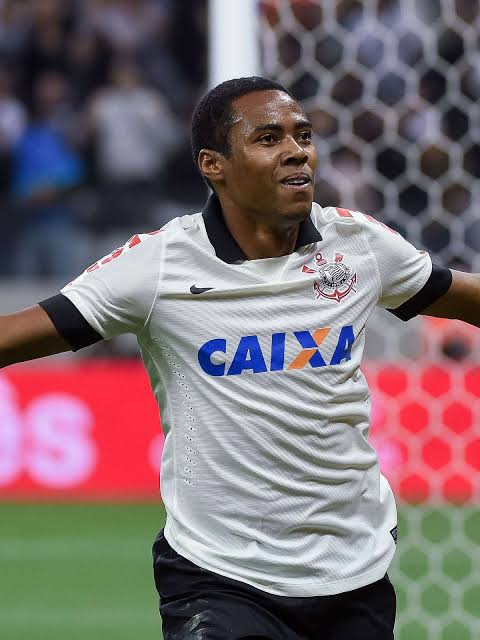 Maior encantamento, disparado foi Lionel Messi.
Agora eu queria muito citar o Elias.