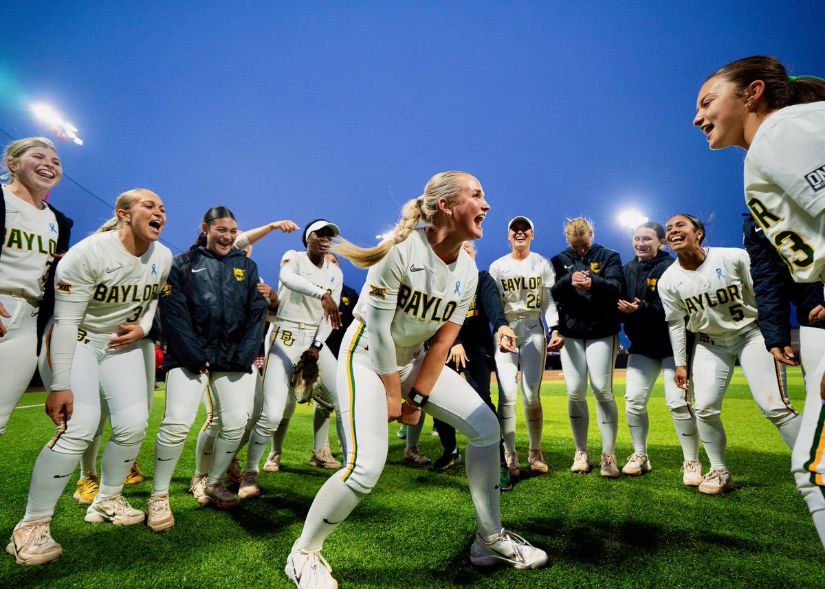 Baylor Softball tweet media