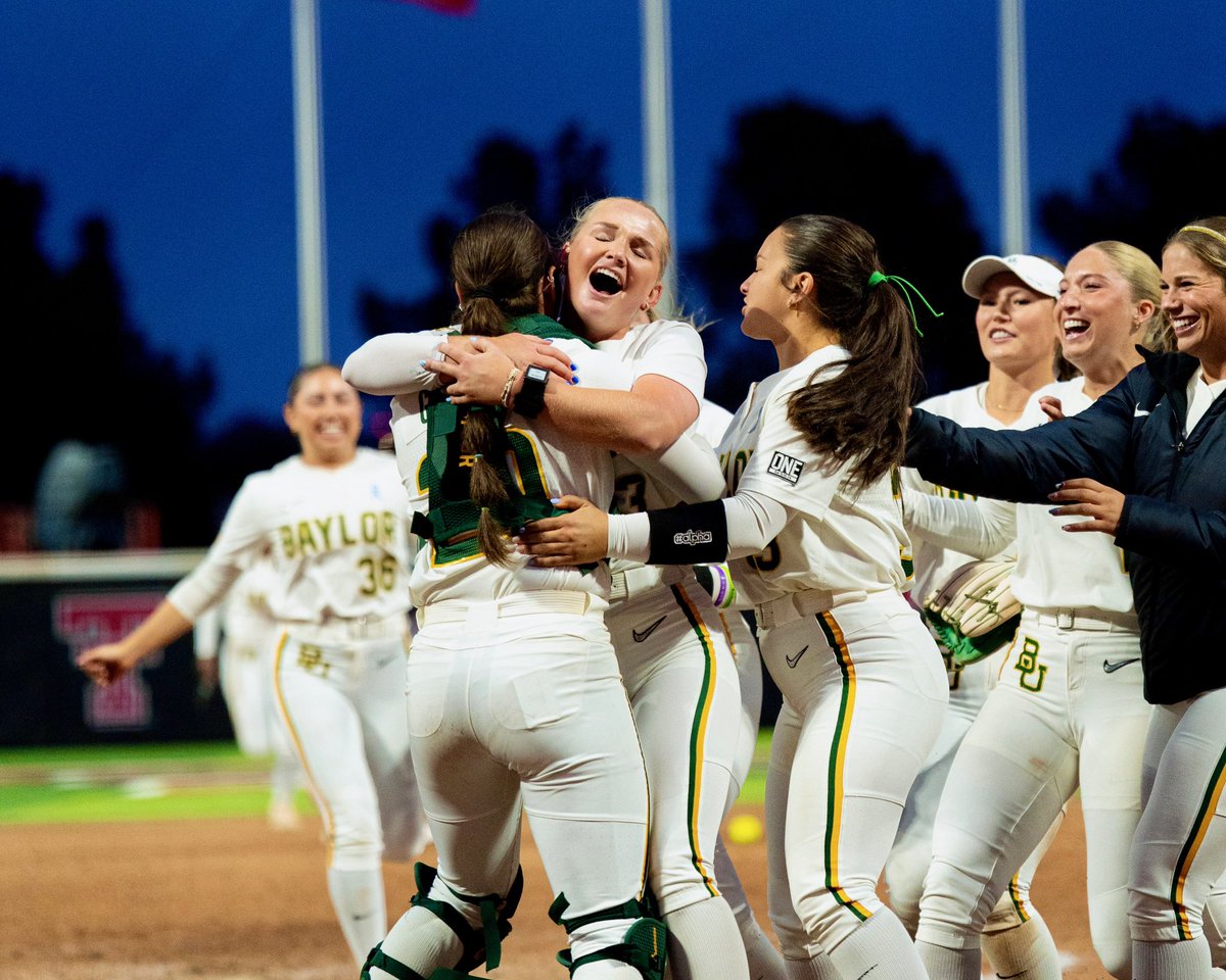 Baylor Softball tweet media