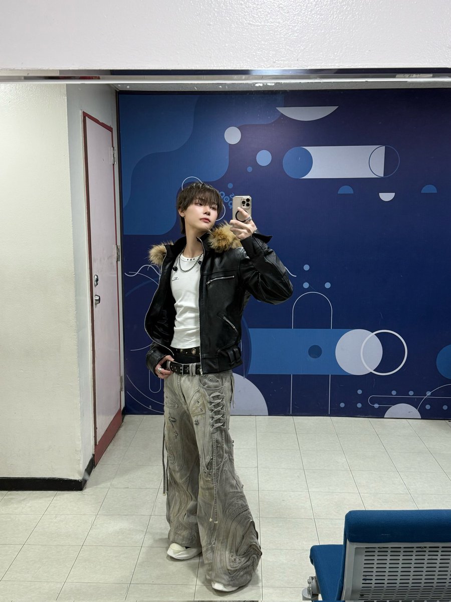 cori ★ tweet media