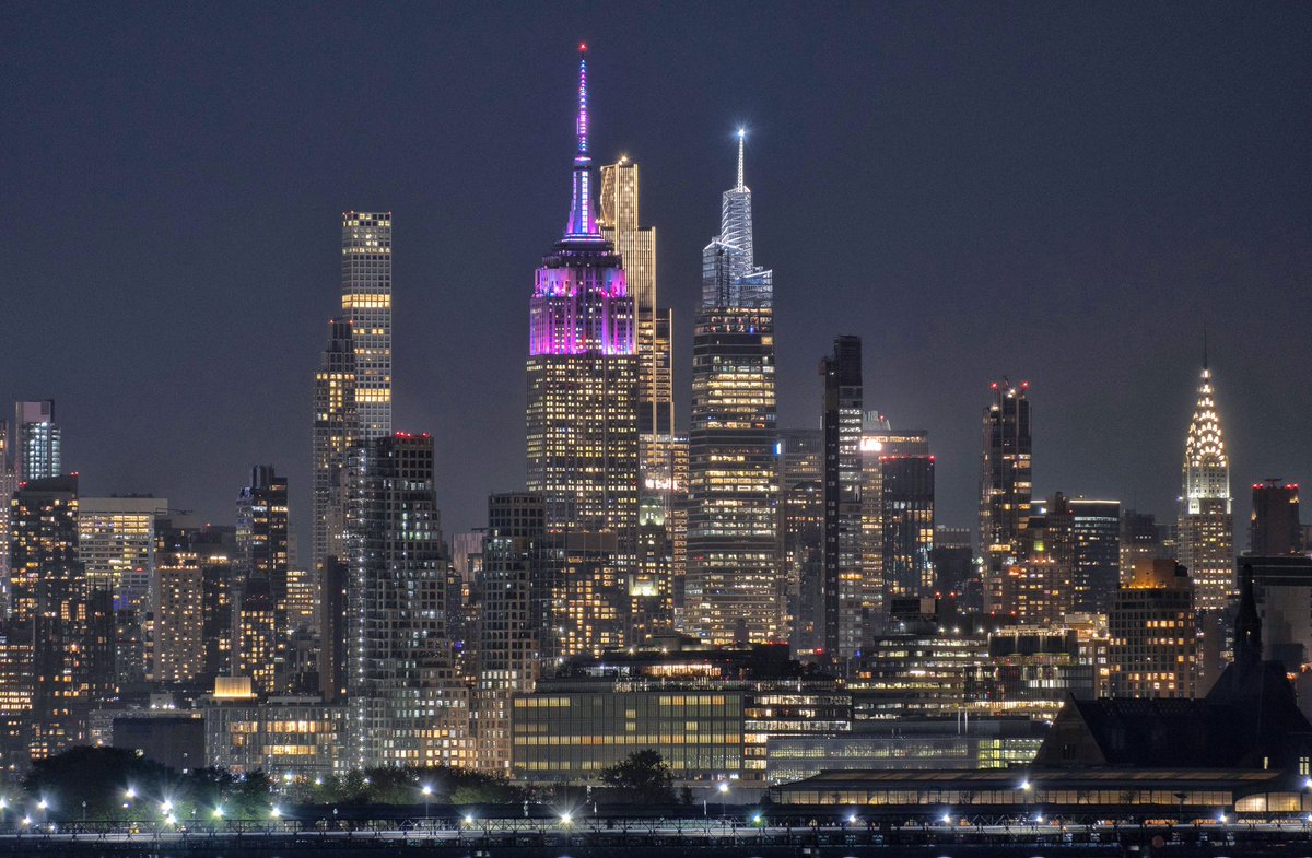 GaryHershorn's tweet image. The Empire State Building celebrates its 95th birthday illuminated in a multicolor sparkle in New York City, Friday evening #newyorkcity #nyc #newyork @empirestatebldg