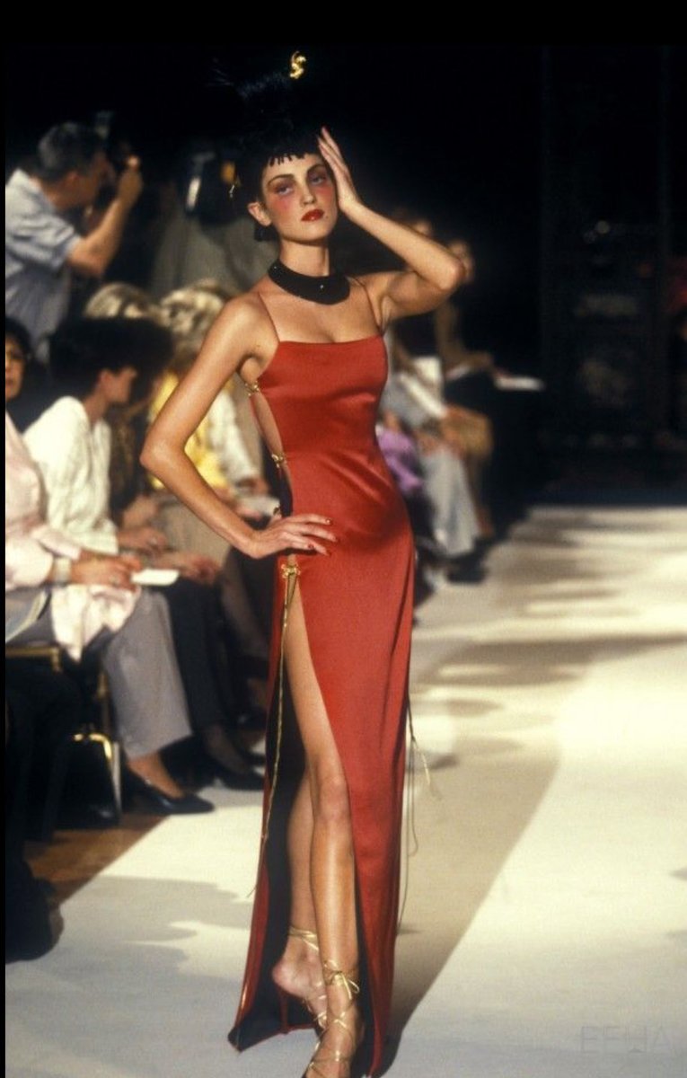 thoseplanets's tweet photo. @JumpTrailers That's my look! Vala Holmes in Dior by John Galliano 1997 fw r-t-w https://t.co/JNHXfDMWN8