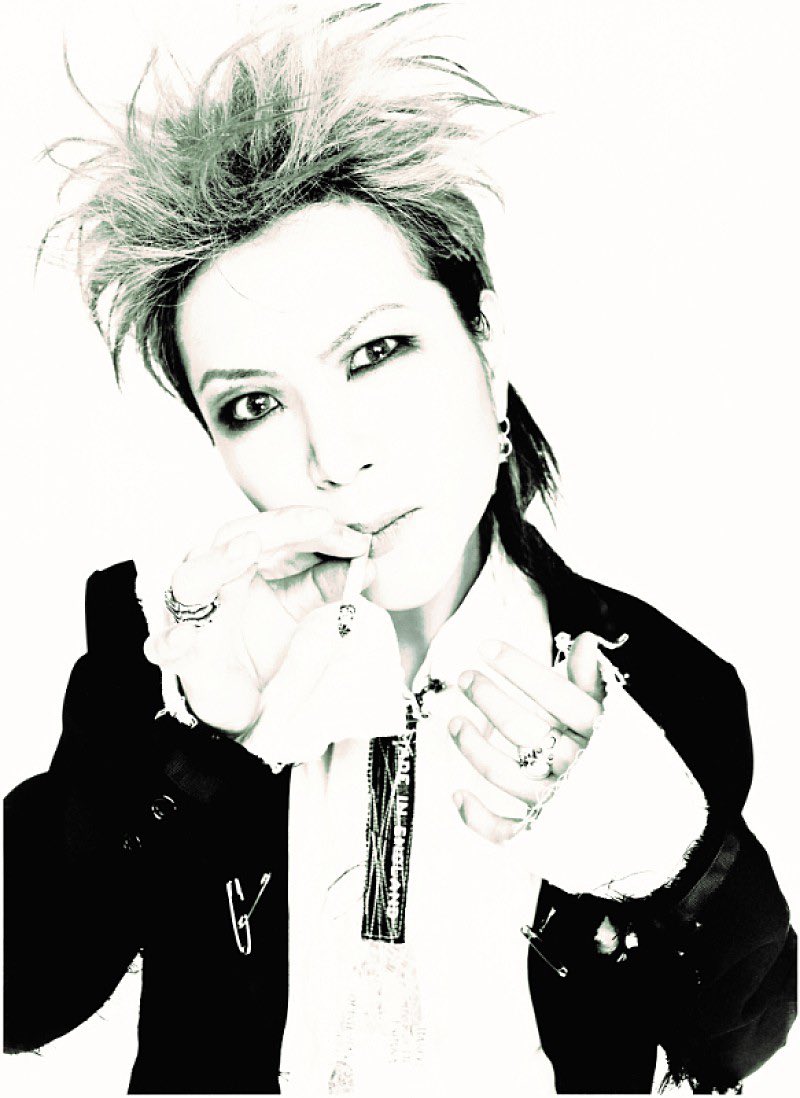kenchuck1976's tweet photo. 今日はこの世で1番尊敬している
hideちゃんの28回目の命日。

サヨナラした日まで生きてきた年数よりも、サヨナラしてから生きてきた年数の方が多くなっちゃった。

でも、ずっとこれからもever freeやで。

hideちゃんと同じ時代に生まれて良かった。

hideちゃん、愛してるぜ❤️

#hide
#everfree https://t.co/TR8gYGBCp8