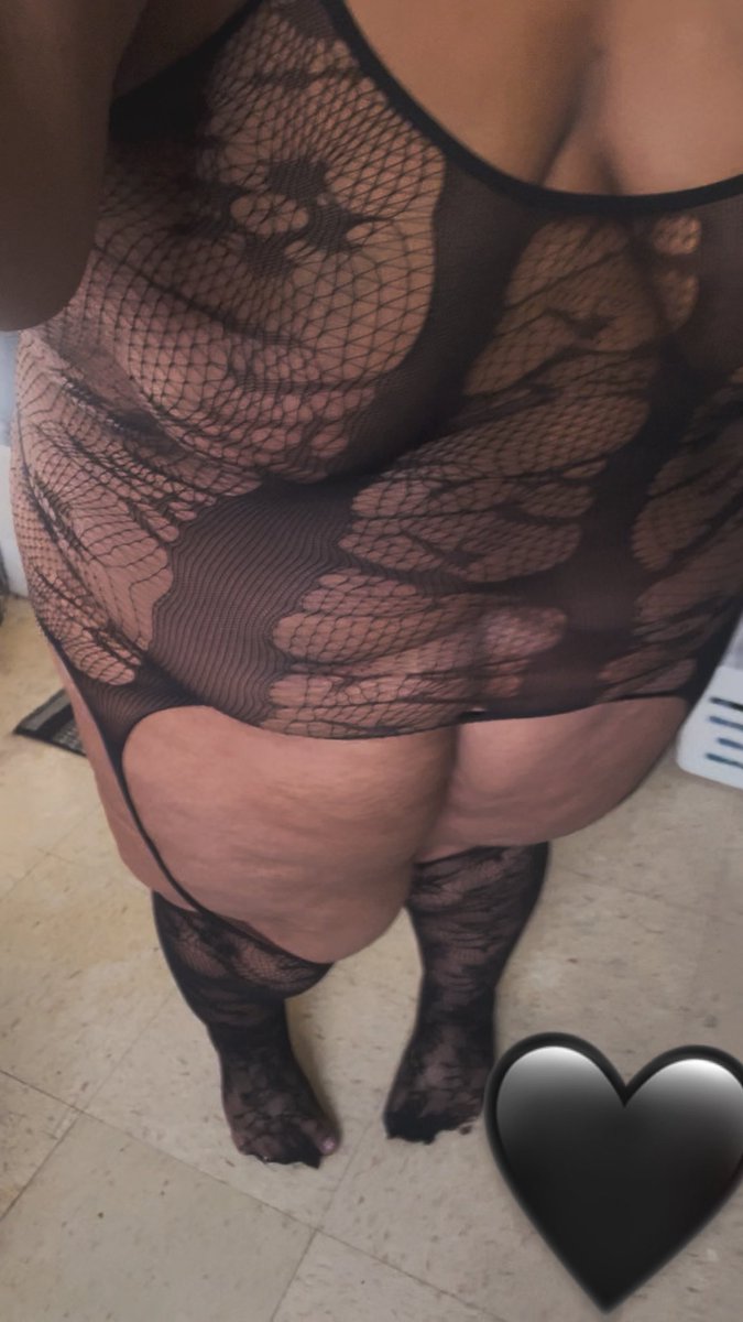 BigMamaLayy_'s tweet photo. Sexy &amp; Dangerous wit it too🖤🎱
•LINK in BIO•🔗 https://t.co/xMHwBk1ij6