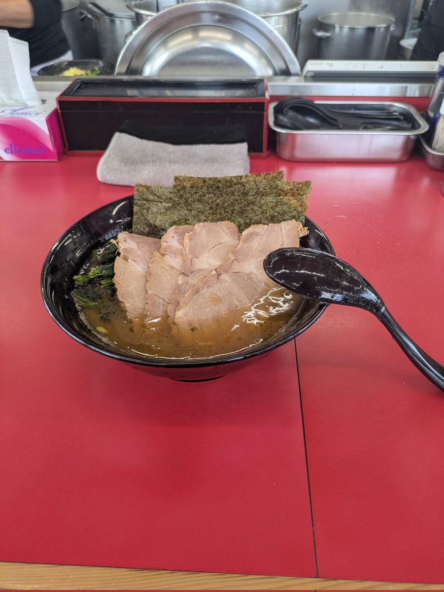 mayuumahiro's tweet photo. 市原
ぼうそう家
チャーシューメン
16号沿いのブタがバイクに乗ってるマークのラーメン家
ずっと行ってみたかったお店🏍️
ライス無料😋
そしてラーメンライスに海苔巻いたら絶品過ぎた😋
ごちそうさまでした〜
☆☆☆☆★ https://t.co/gtSORa4Rm2