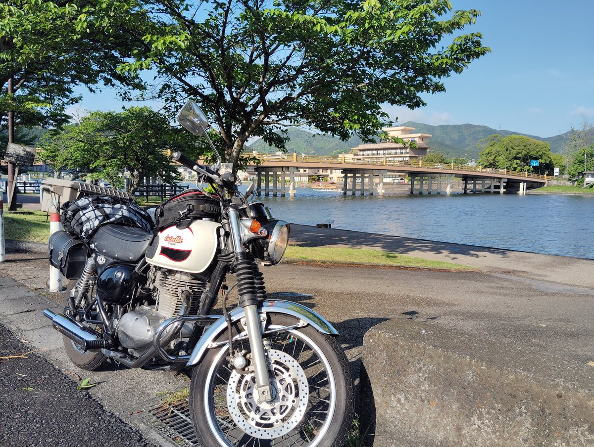 Halcyon0907's tweet photo. GWツーリング初日午前。瀬田唐橋、琵琶湖あのベンチ、関ヶ原開戦場。
＃エストレヤ https://t.co/wLbnKNce12
