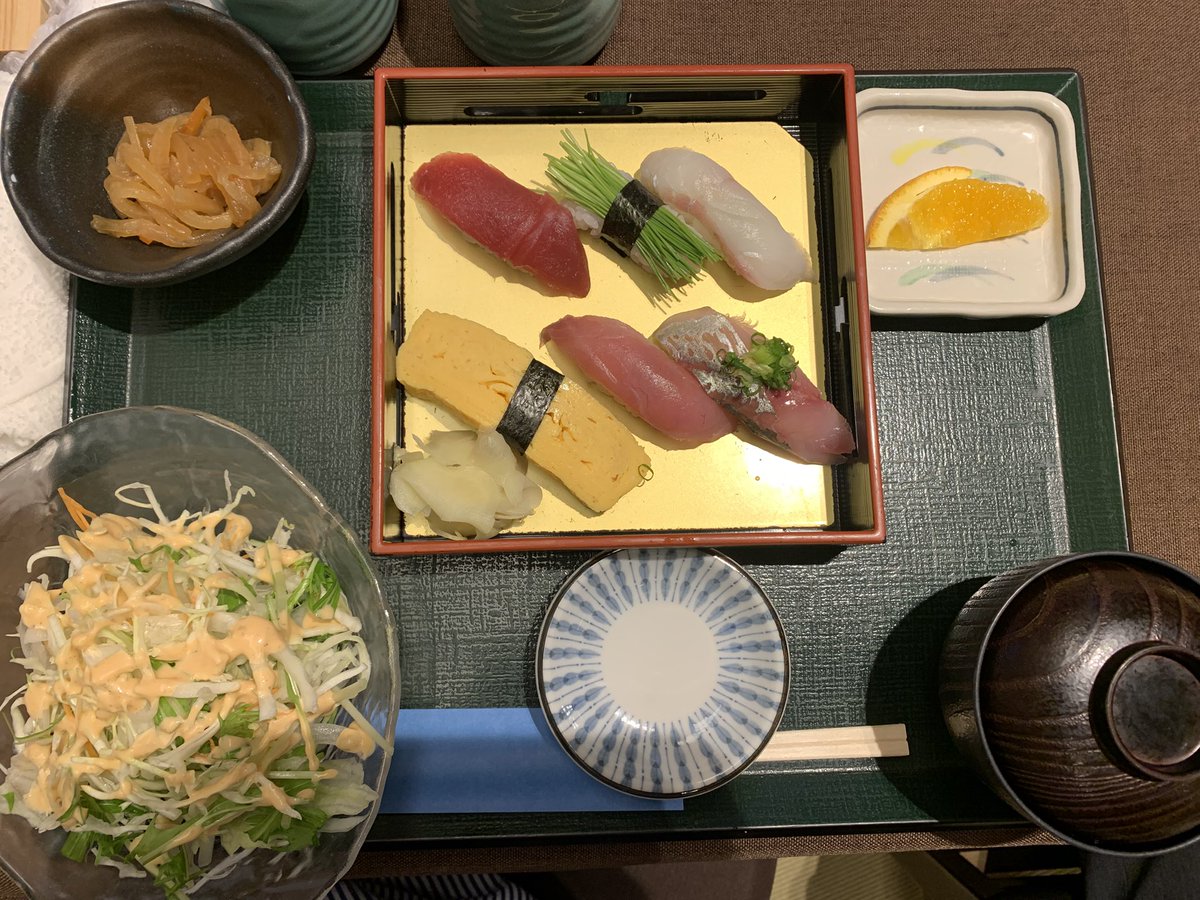 連休最初は幸雄さんのお店でお寿司ランチ。