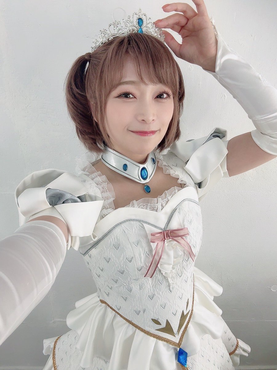 小山百代 tweet media