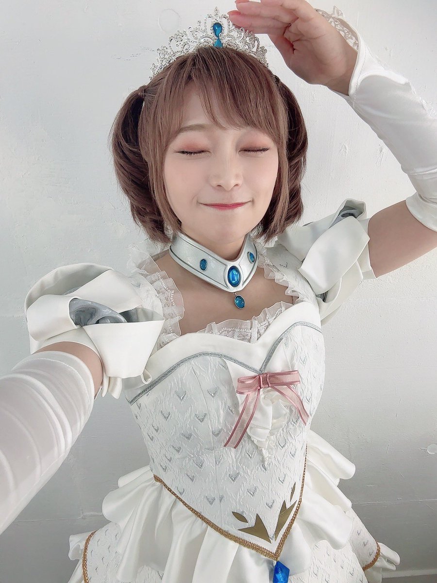 小山百代 tweet media