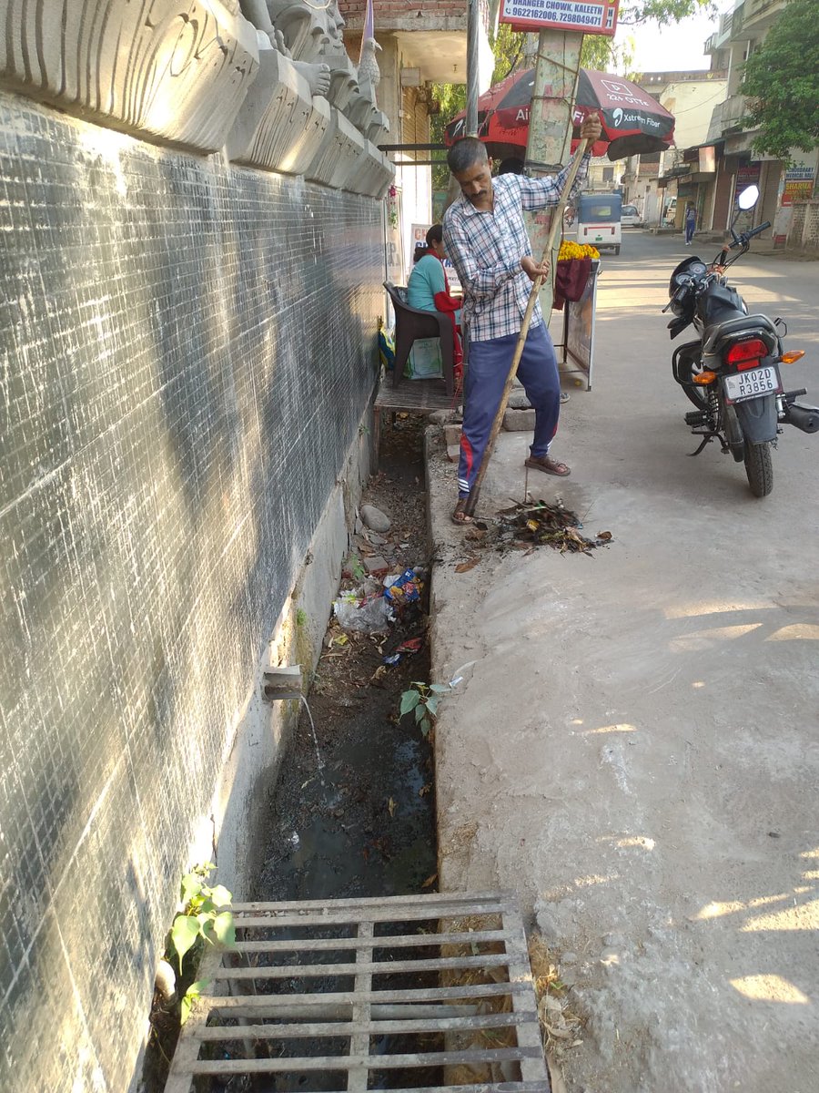 MJourian's tweet photo. @CM_JnK 
 @SwachhJk
 @SwachhBharatGov
@MoHUA_India
@SwachhBharatGov @JammuUlb 
@JKHUDD1 
@dmjammuofficial 
Cleanliness driver https://t.co/IJpp6TaCs7