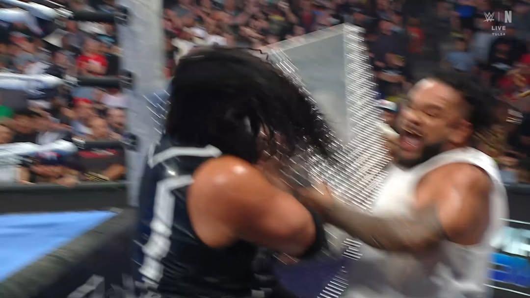 PanaiSunad97219's tweet image. THE USOS vs SOLO SIKOA &amp;amp; TALLA TONGA MATCH ENDED IN DQ ( JACOB FATU ATTACKED BOTH SOLO &amp;amp; TALLA ) 💥 | SMACKDOWN 2026 MAY 01 🔥

#SmackDown #FridayNightSmackDown #WWE