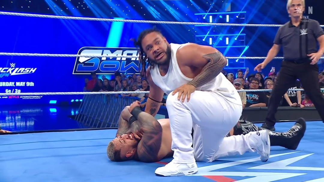 PanaiSunad97219's tweet image. THE USOS vs SOLO SIKOA &amp;amp; TALLA TONGA MATCH ENDED IN DQ ( JACOB FATU ATTACKED BOTH SOLO &amp;amp; TALLA ) 💥 | SMACKDOWN 2026 MAY 01 🔥

#SmackDown #FridayNightSmackDown #WWE