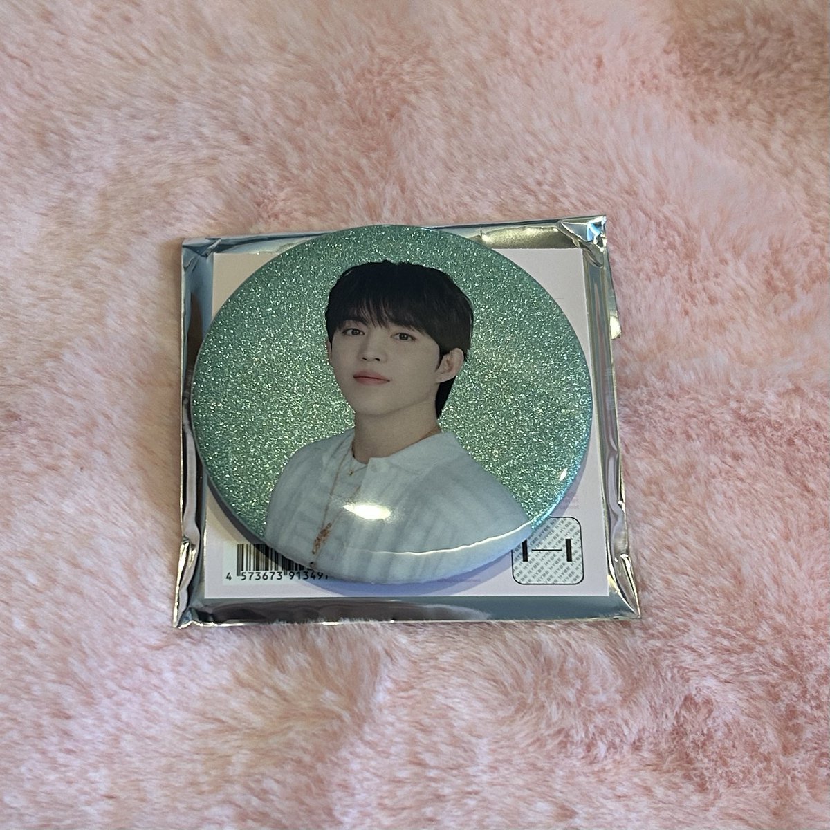 _lpinky7's tweet photo. SEVENTEEN セブチ ペンミ ファンミ YAKUSOKU グッズ トレカ 交換 缶バッチ

【譲】クプス 🍒

【求】ジュン 🐱

郵送希望です！
お気軽にお声がけ下さい🥰 https://t.co/fvq8ouLlmJ