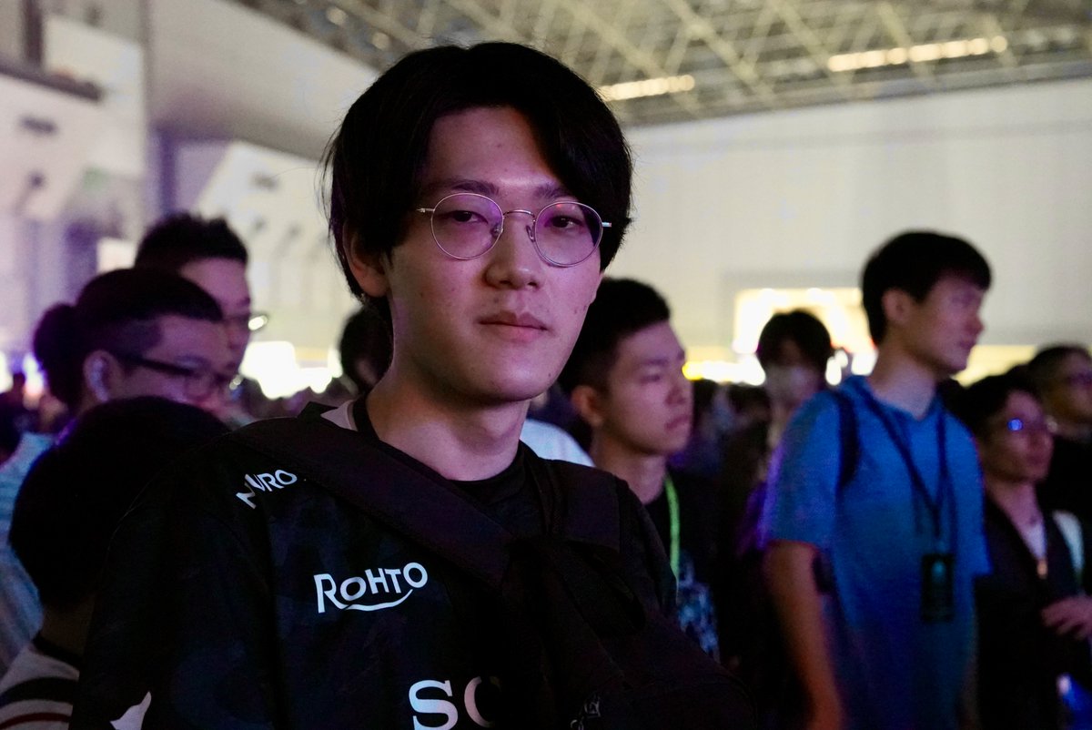 REJECT esports tweet media