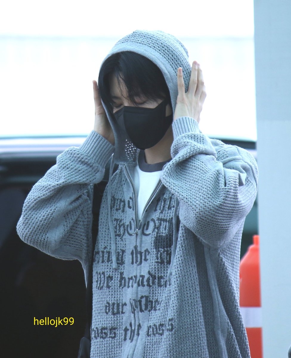 hellojk99's tweet photo. 260502 출국
싱가포르 잘갔다와🐨
#김준규 #金俊奎  #ジュンギュ 
#준규 #JUNKYU 
#트레저 #TREASURE https://t.co/jKVYe4Icy7