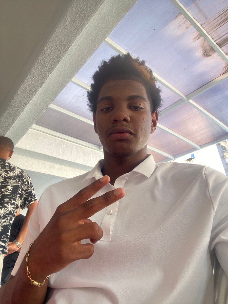 drogbarlk7's tweet photo. Só agradecer a Deus por mais um ano de vida, sem Ele eu não sou nada!🙏🏾🤍 https://t.co/w6rUG5GA7z