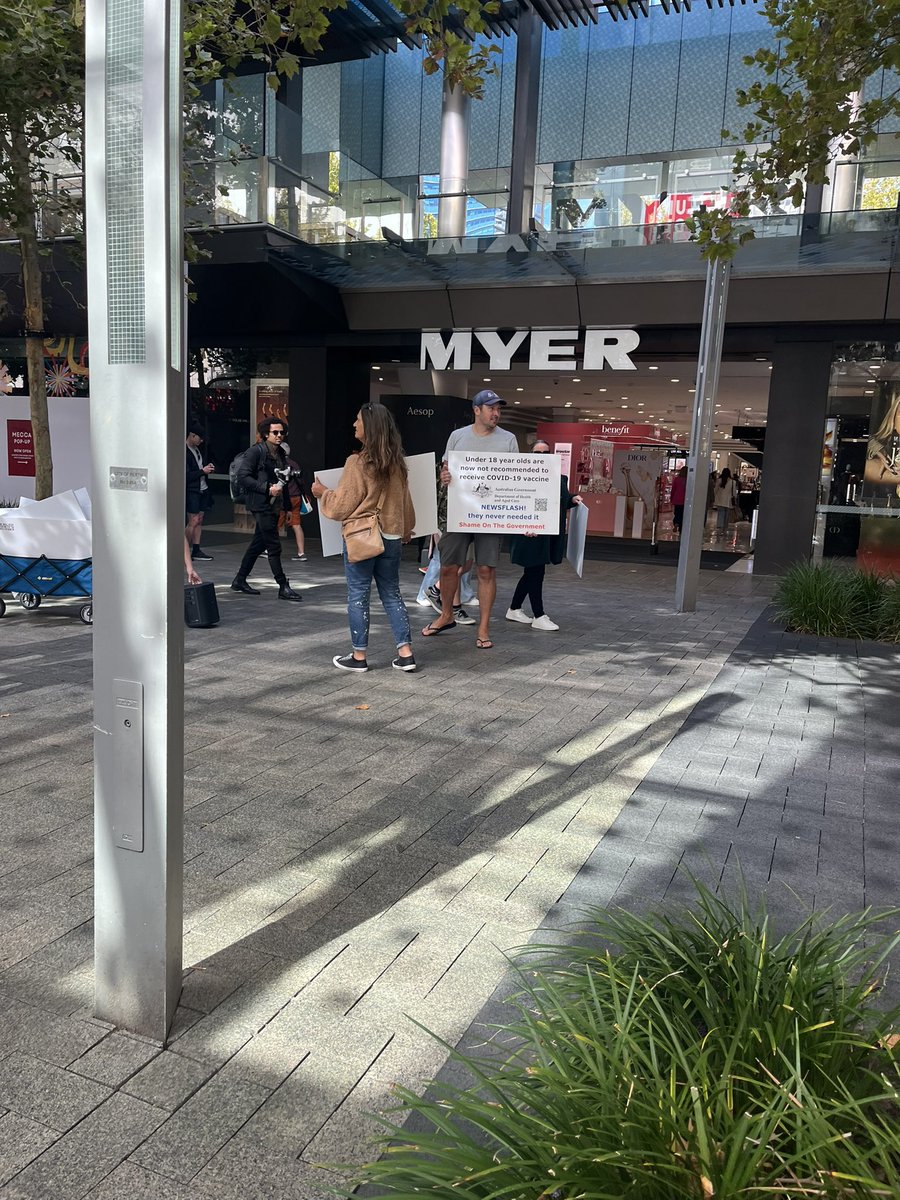 Feeling good just yelled at anti vaxxers
Someone needs to put me on a leash