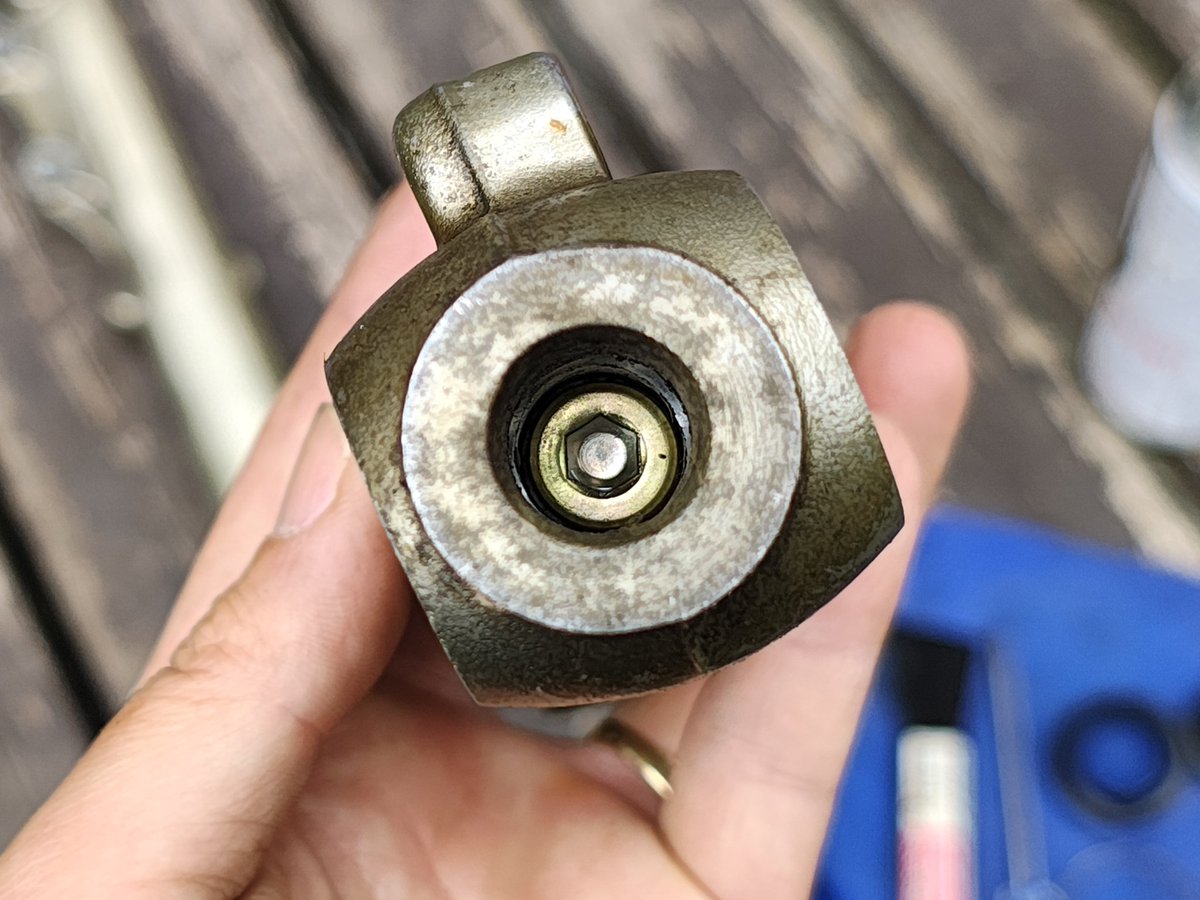 CB125T
