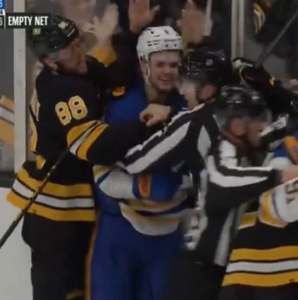 GoSabres89's tweet photo. This beautiful psychopath #LetsGoBuffalo https://t.co/QRhfLmlVxa