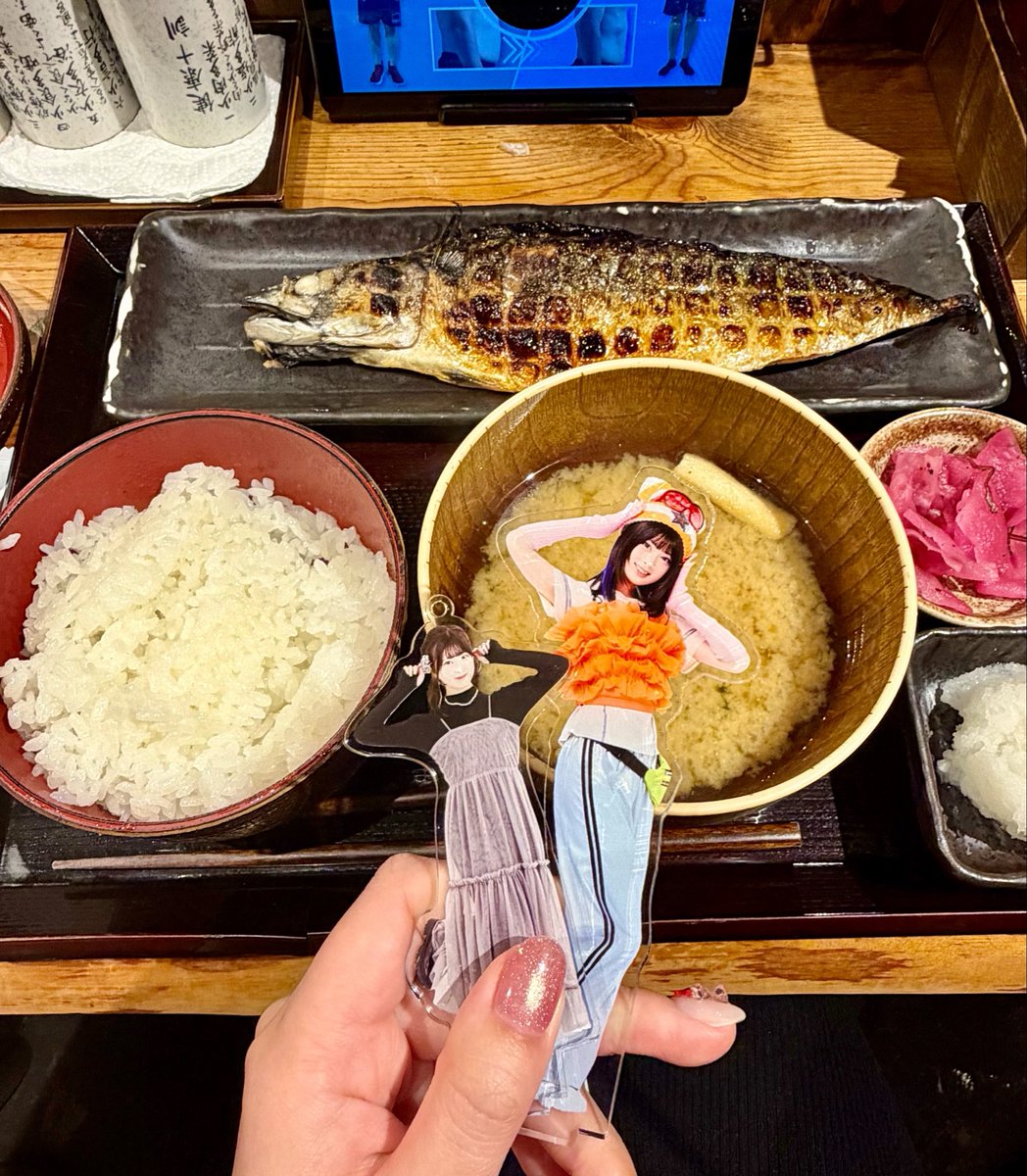 87x22_1217's tweet image. 鯖、はんなちゃんだよ〜🐰❤️
職場のすぐそばにしんぱち食堂あるのに田町でデビューするという(笑)ご飯食べてのんびり向かうからね〜🏃‍♀️
#ハンナ親衛隊 #HANNA #ホワスピ