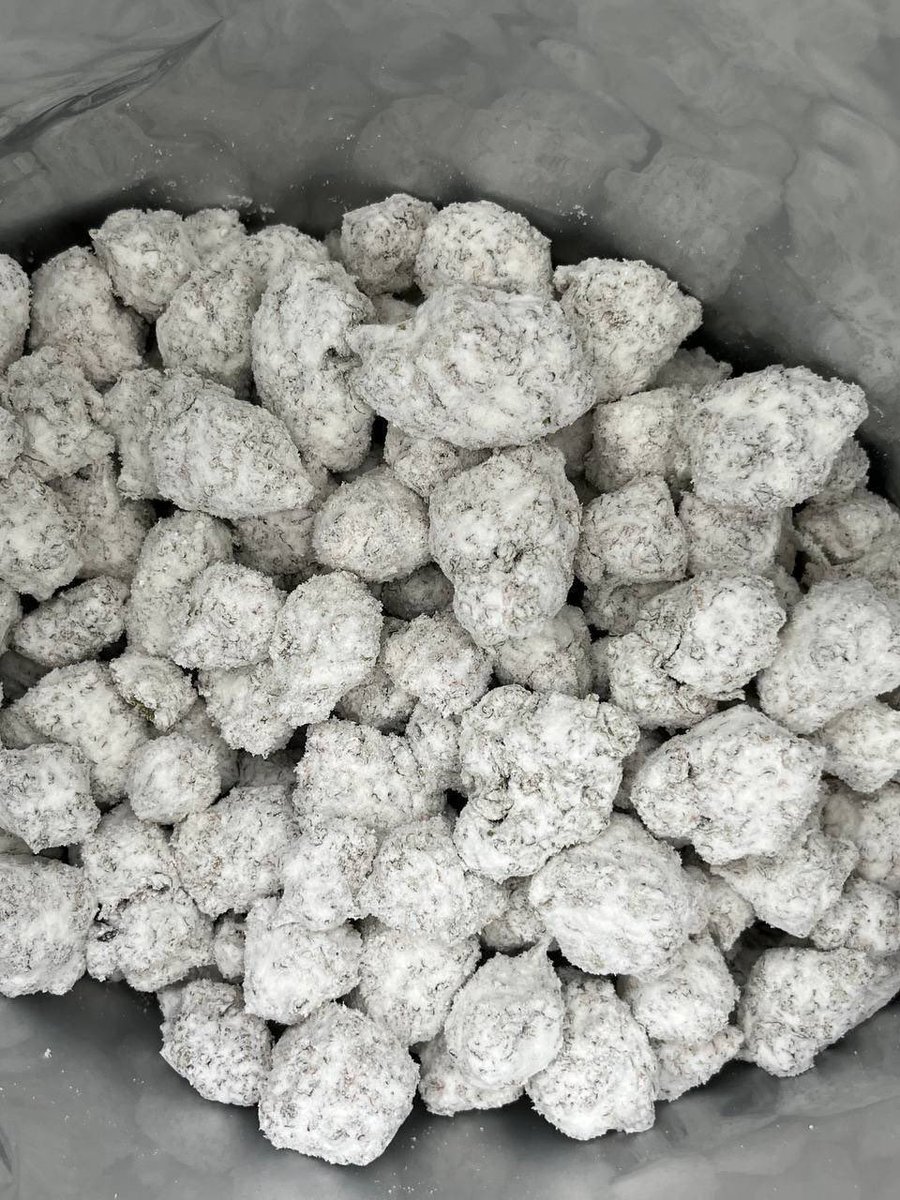 BriceSmith5ra3's tweet image. ⬆️MR. YETI’Z snowcaps ☃️
Fire indoors caked in crushed diamonds with bomb flavors! 💎

BEST SNOWCAPS OUT THERE

#weed #cannabis #CannabisCommunity #420Friendly #vets #veterans #420Community #OriginalGlue #AnimalCookies #focus #terps #nutty #diesel #stronghigh #nocouchlock #hybrid