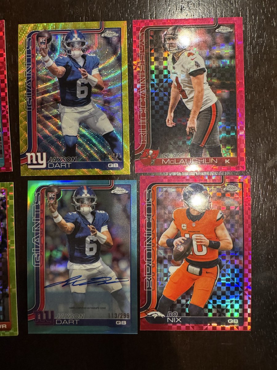 RJMata's tweet photo. 2nd box pulled 2 Jaxson Darts with 1 being an auto https://t.co/9ZzpXPN73f