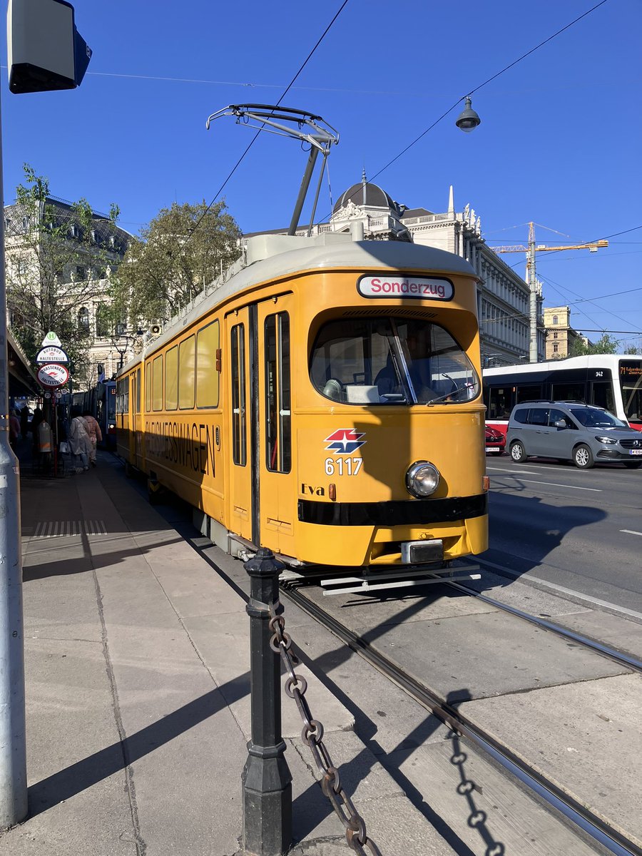 kaffee_jause's tweet image. 快晴の日こそ景色がよく見える所へ行きたいよねー

2026.4.22
#austria #Wien #ウィーン
