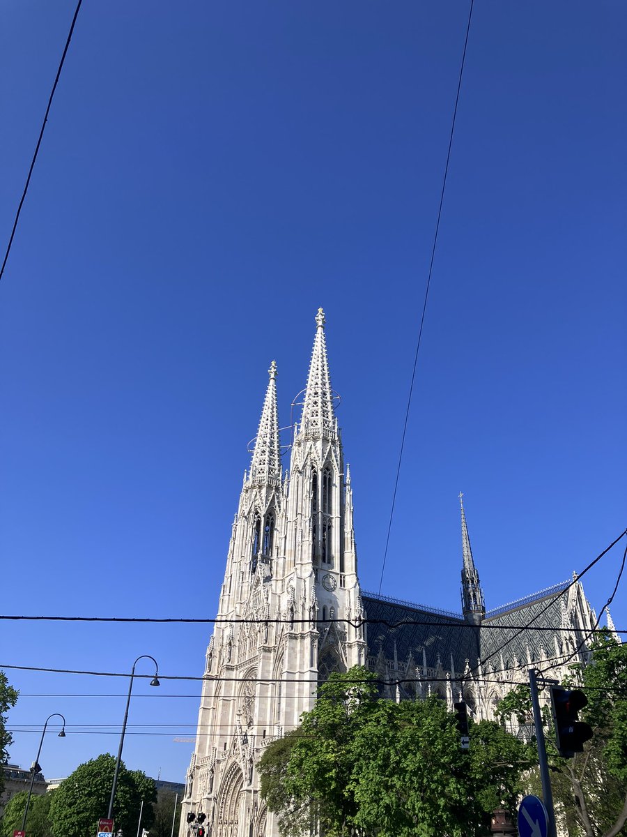kaffee_jause's tweet image. 快晴の日こそ景色がよく見える所へ行きたいよねー

2026.4.22
#austria #Wien #ウィーン