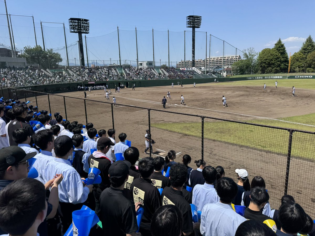 ihs_models's tweet photo. 準決勝で関東一高と対戦！
他の部活とともに鉄道模型部も応援に来ました。頑張れ岩倉ナイン！ https://t.co/v0t58y4LRK