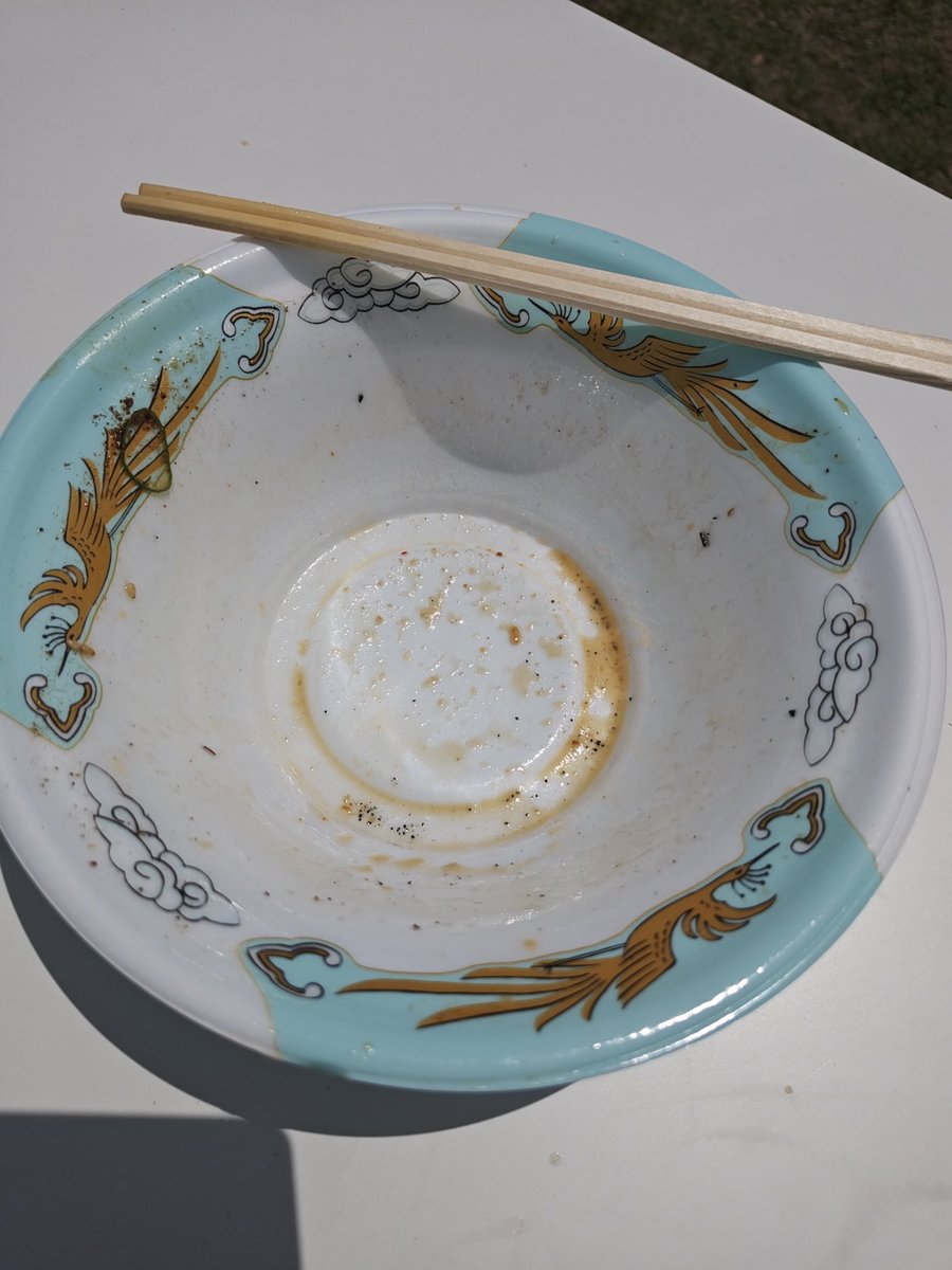 ktaro_o's tweet photo. 二品目は札幌　麺鍾馗さんの札幌濃厚味噌。

普段味噌ラーメン食べないけどせっかくなので😅
って、ナニコレめちゃ美味い😁

松山にも店出してくれんかな〜 https://t.co/9DG9uJ0V6V