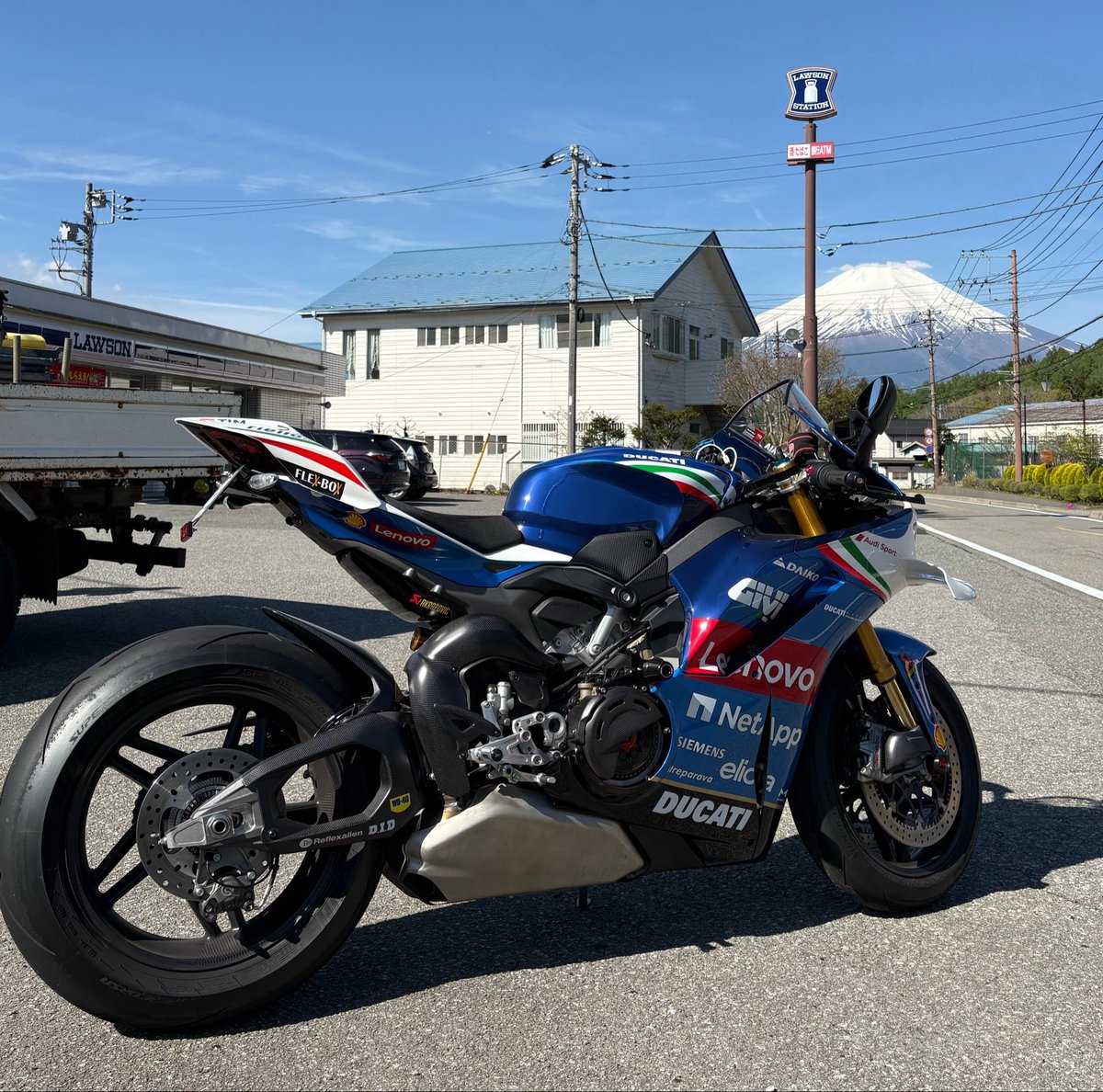 先程キターク！ いやーバイク多かったっすね！ 途中並走していたMT09の