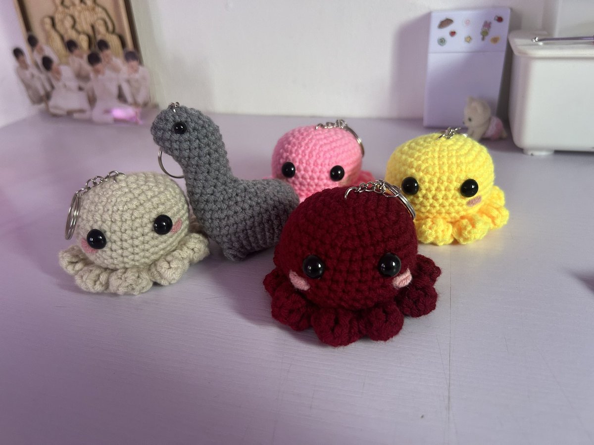 st4ryj's tweet photo. wts octopus and dinosaur crochet keychain <𝟑 .ᐟ

rm10 each! 

custom colors available! dm for details 💌 https://t.co/LWWCmIoU0H